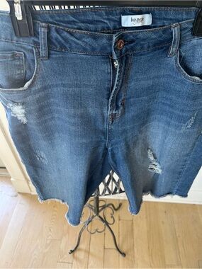 Kensie Cropped Distressed Dark Blue Denim Jeans